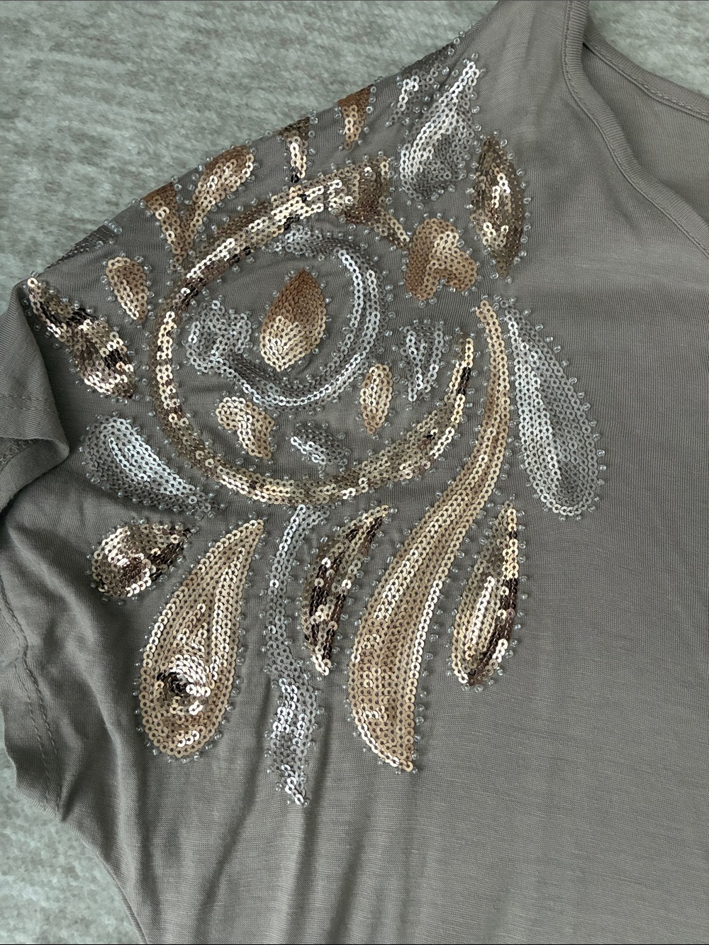 Kensie Taupe Short Sleeve Top with Metallic Shoulder Embellishments - Picture 3 of 3